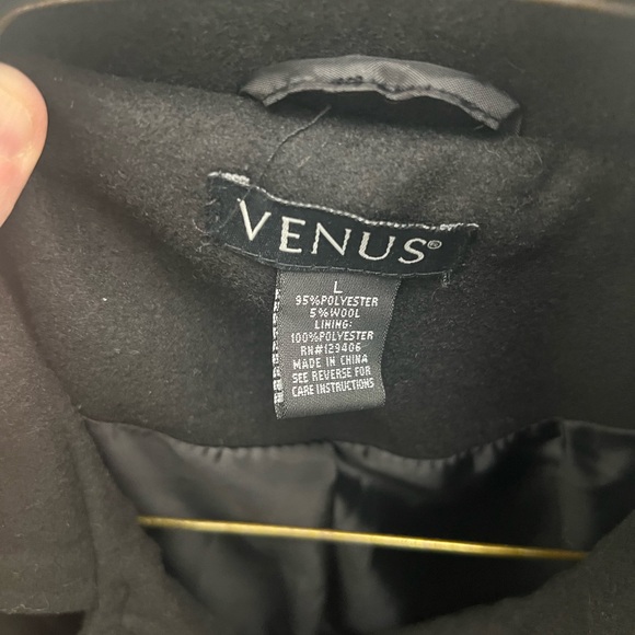 NWOT Venus coat with Asymmetrical Trail Hem A Real feminine Coat! - Picture 6 of 7